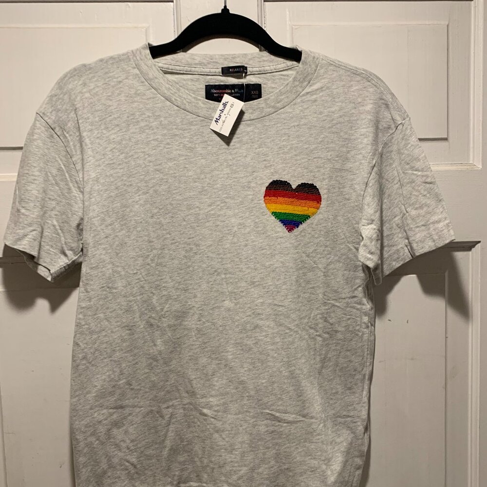 Abercrombie + Fitch~ NWT!!~ Softest Tee Ever!!